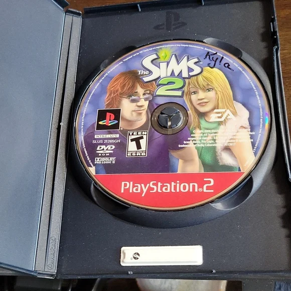 Sims 2 ps2 - Picture 3 of 3